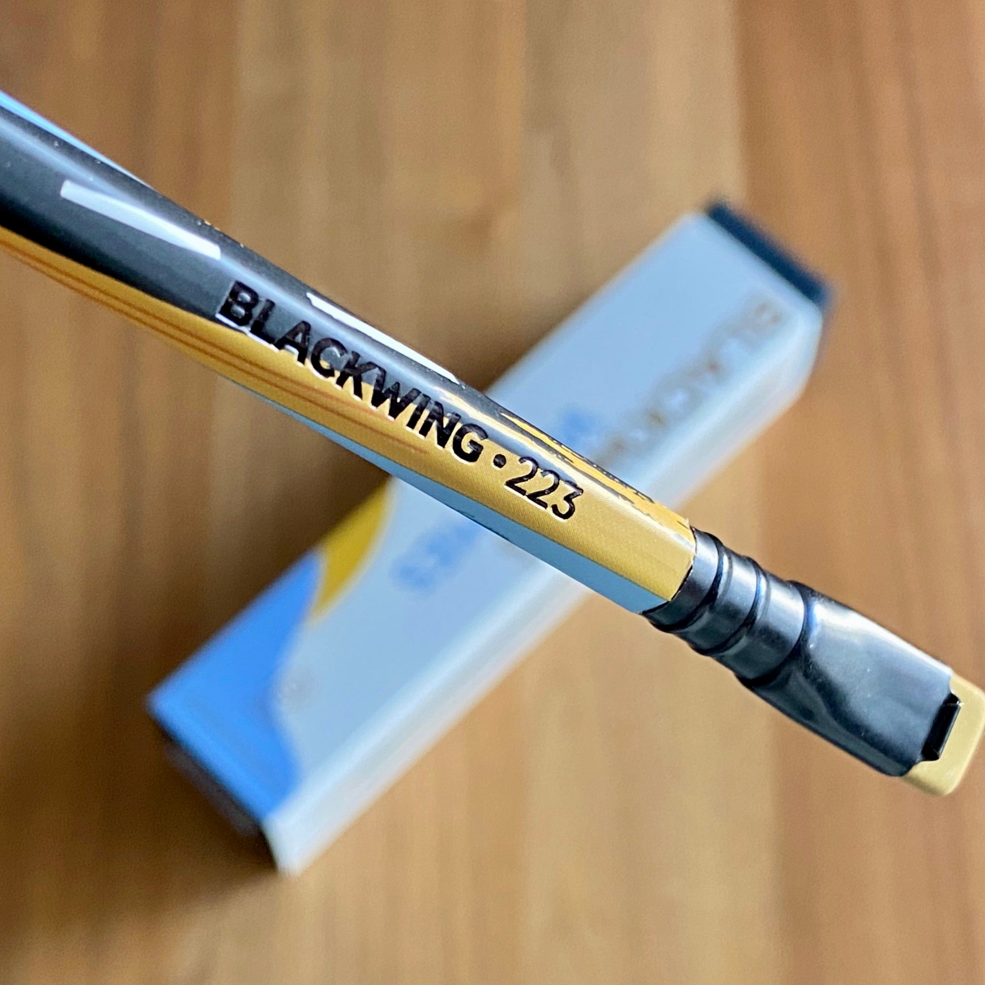 Lápiz Blackwing Vol.223 + caja original. Woody Guthrie (1 lápiz)