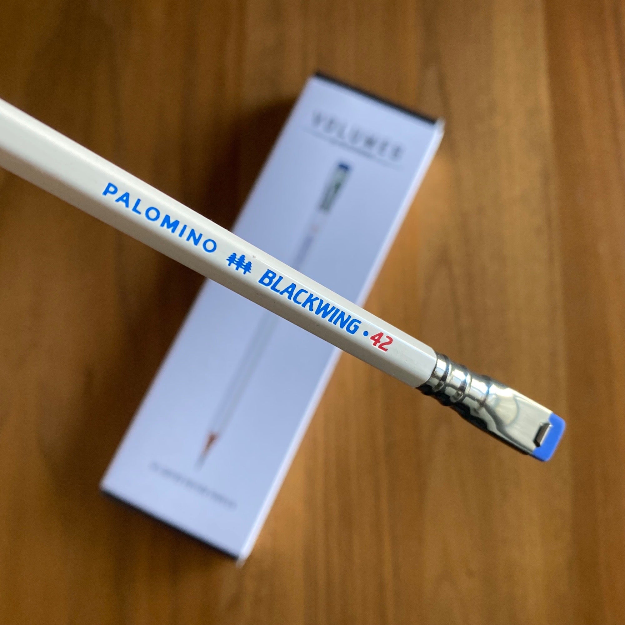 Lápiz Blackwing Vol.42 + caja original. Jackie Robinson (1 lápiz)