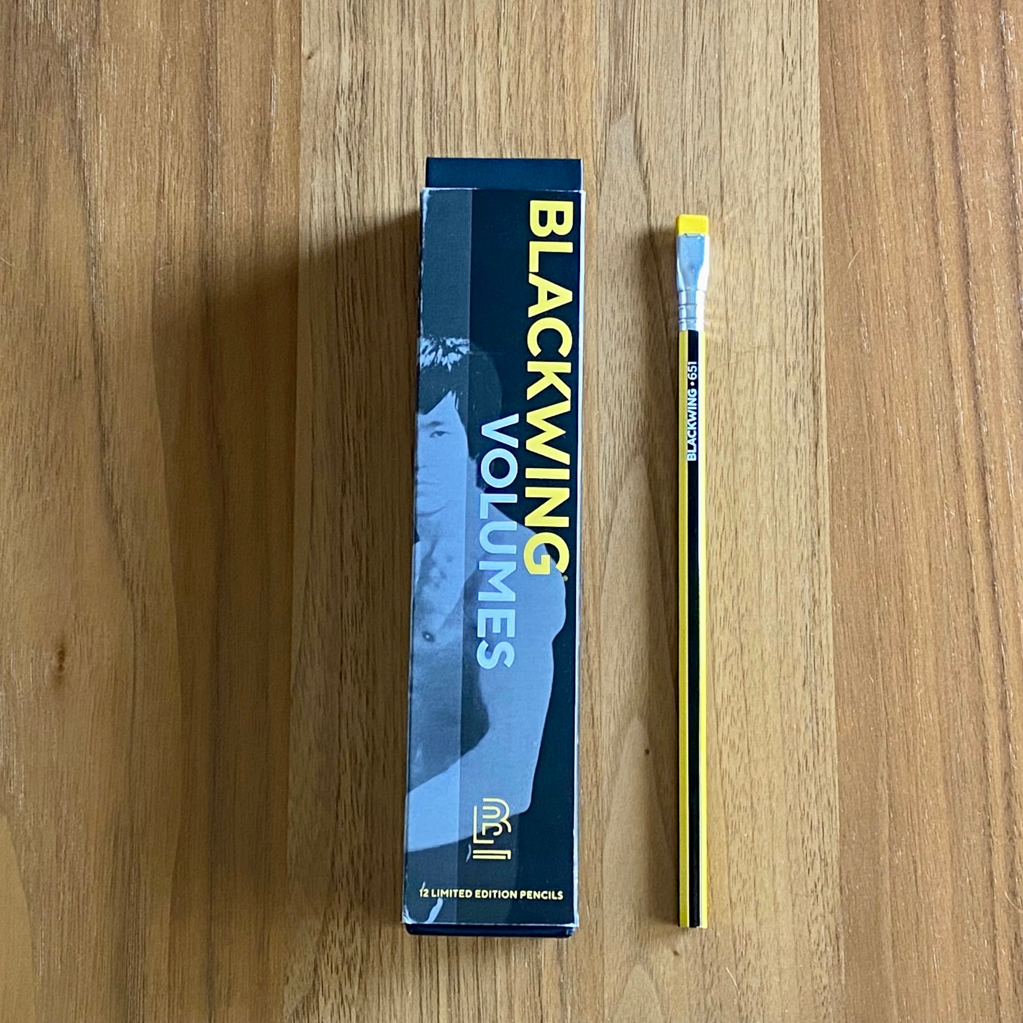 Lápiz Blackwing Vol.651 + caja original. Bruce Lee (1 lápiz)