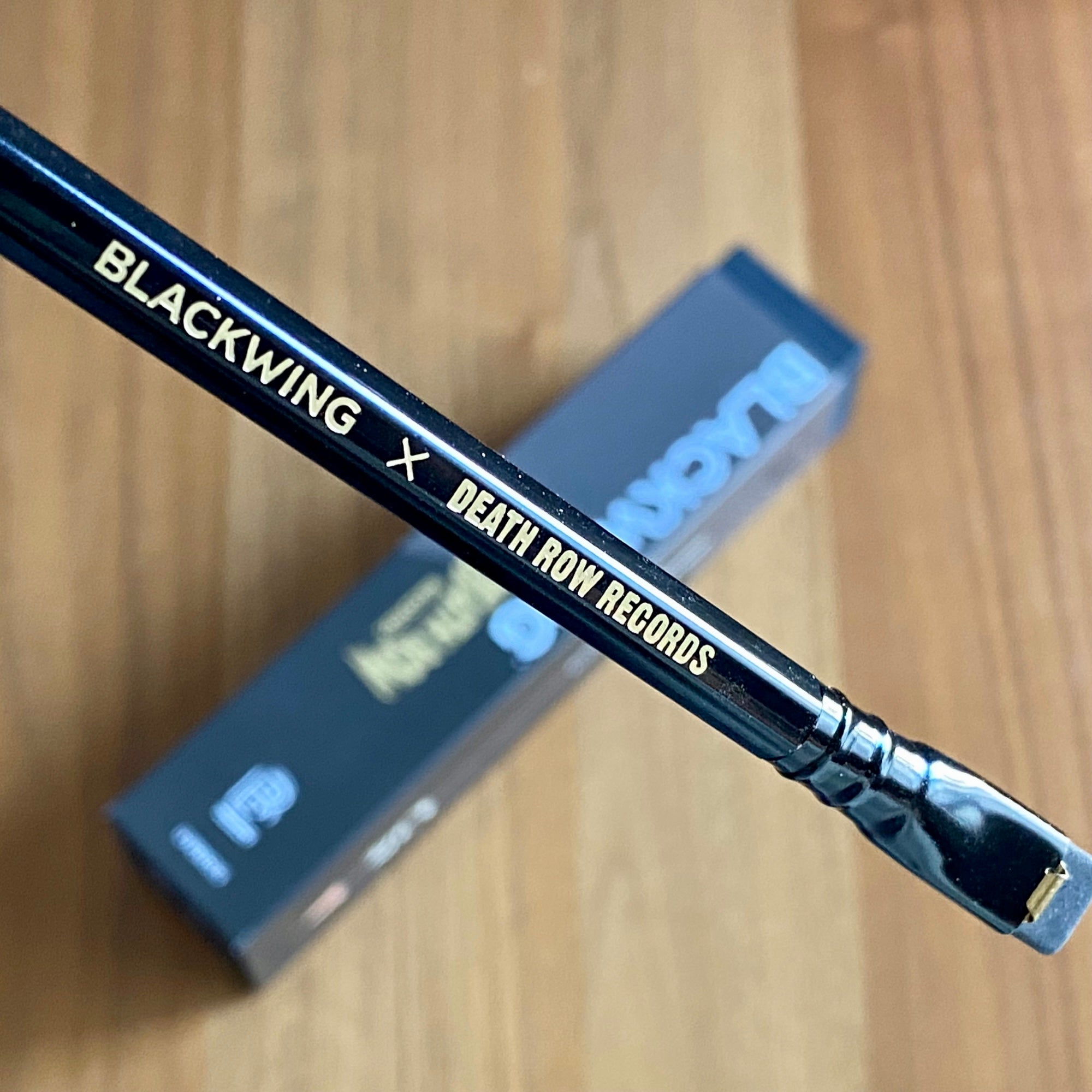 Lápiz Blackwing x Death Row Records + caja original (1 lápiz)