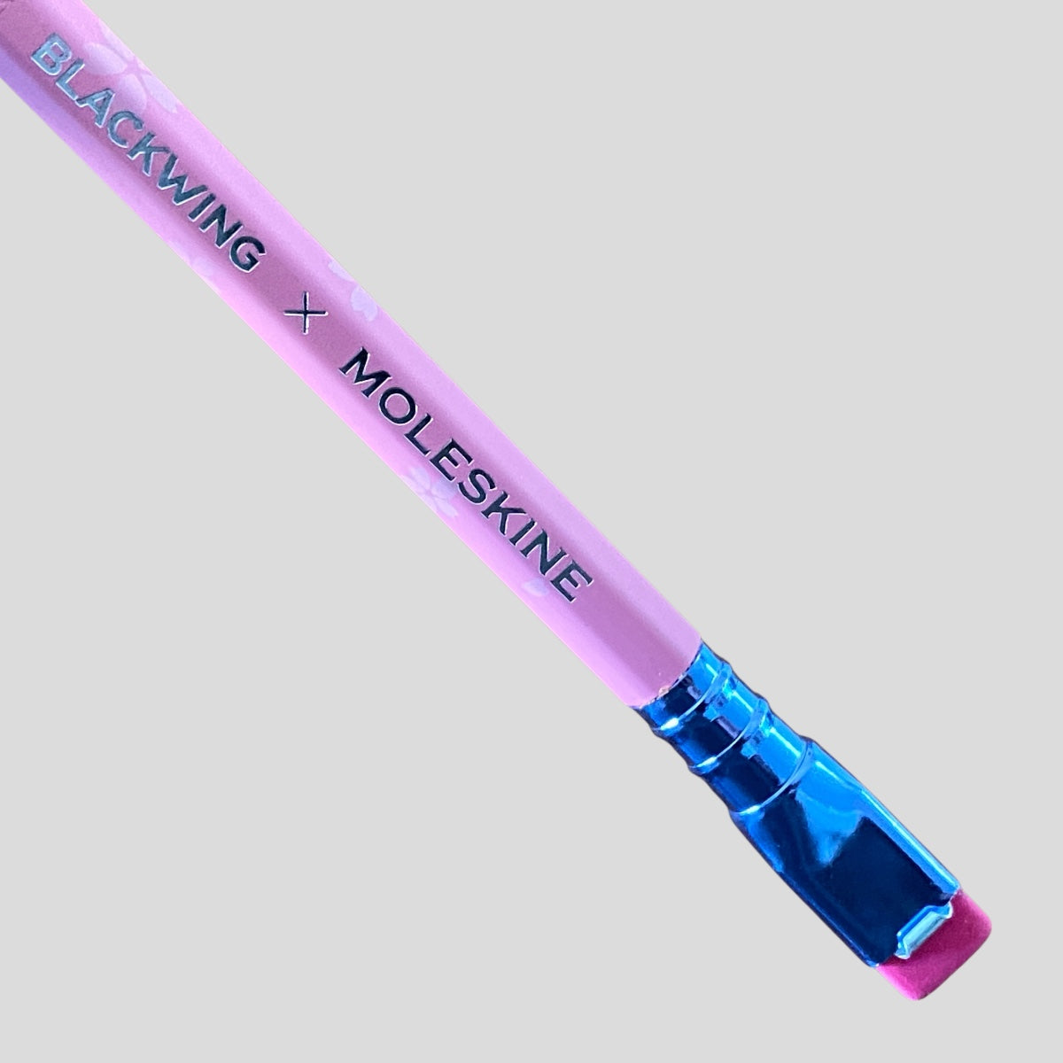 Lápiz Blackwing x Moleskine Sakura