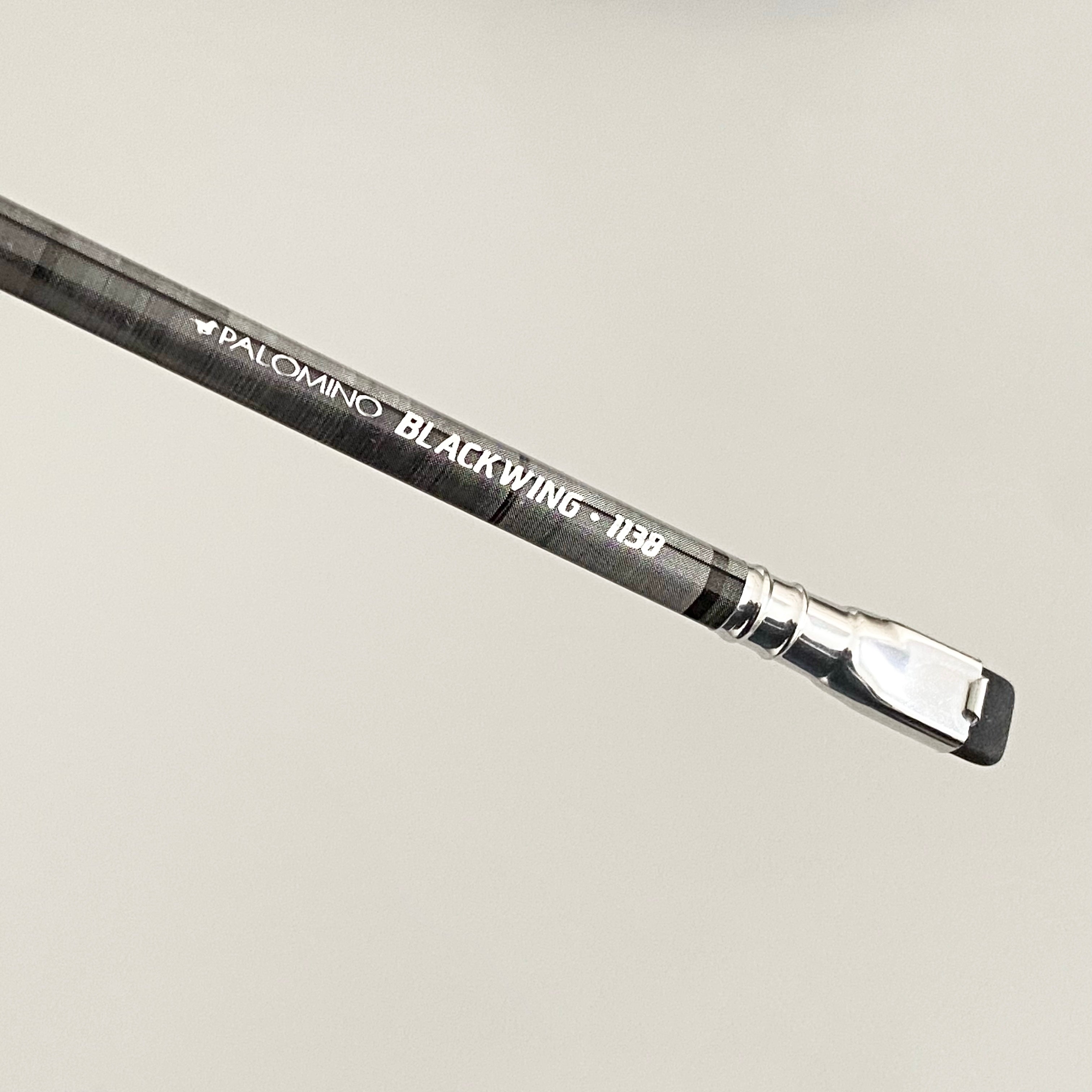 Lápiz Blackwing Vol. 1138. A Trip to the Moon. Palomino