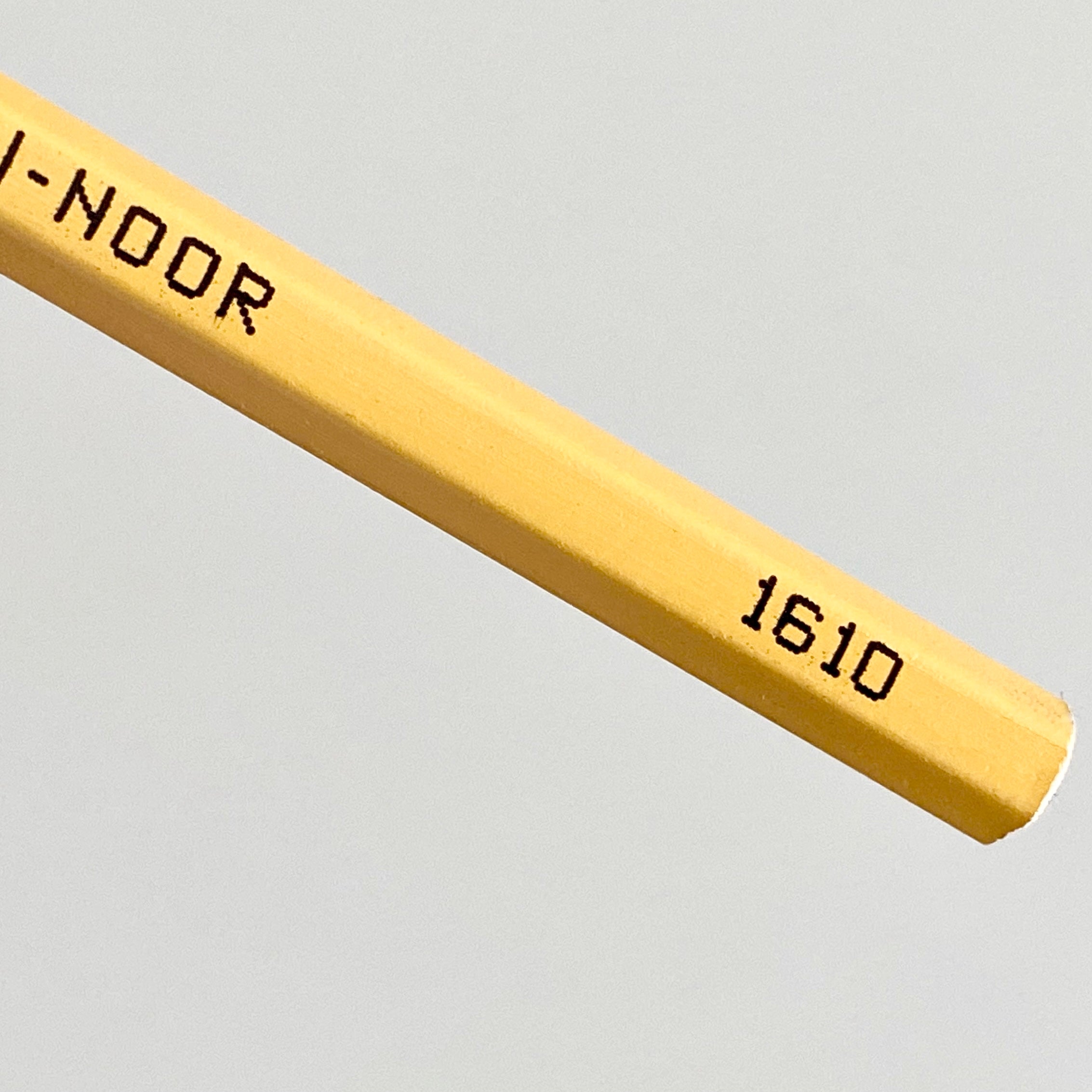 Lápiz amarillo 1610. HB. Koh-I-Noor.