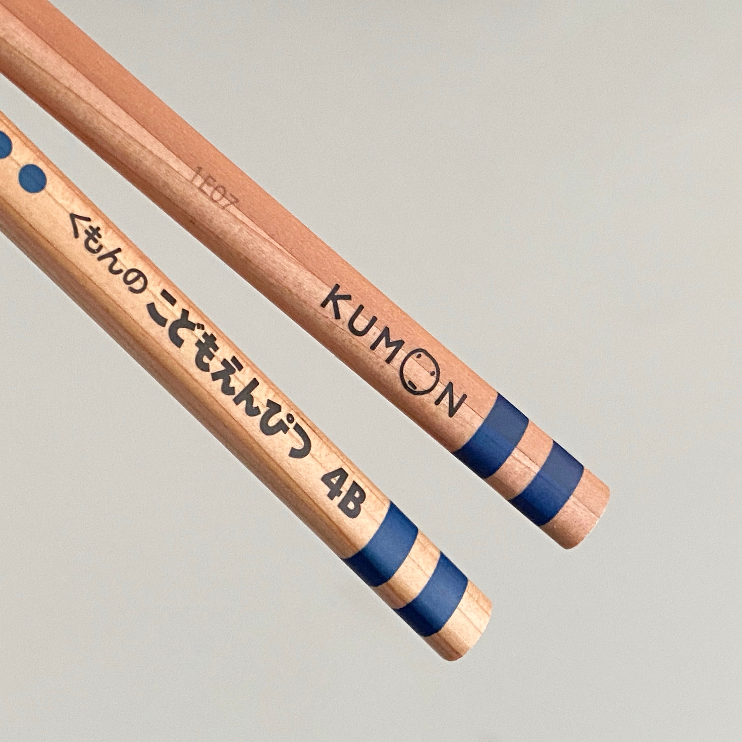 Lápiz Triangular 4B. Kumon