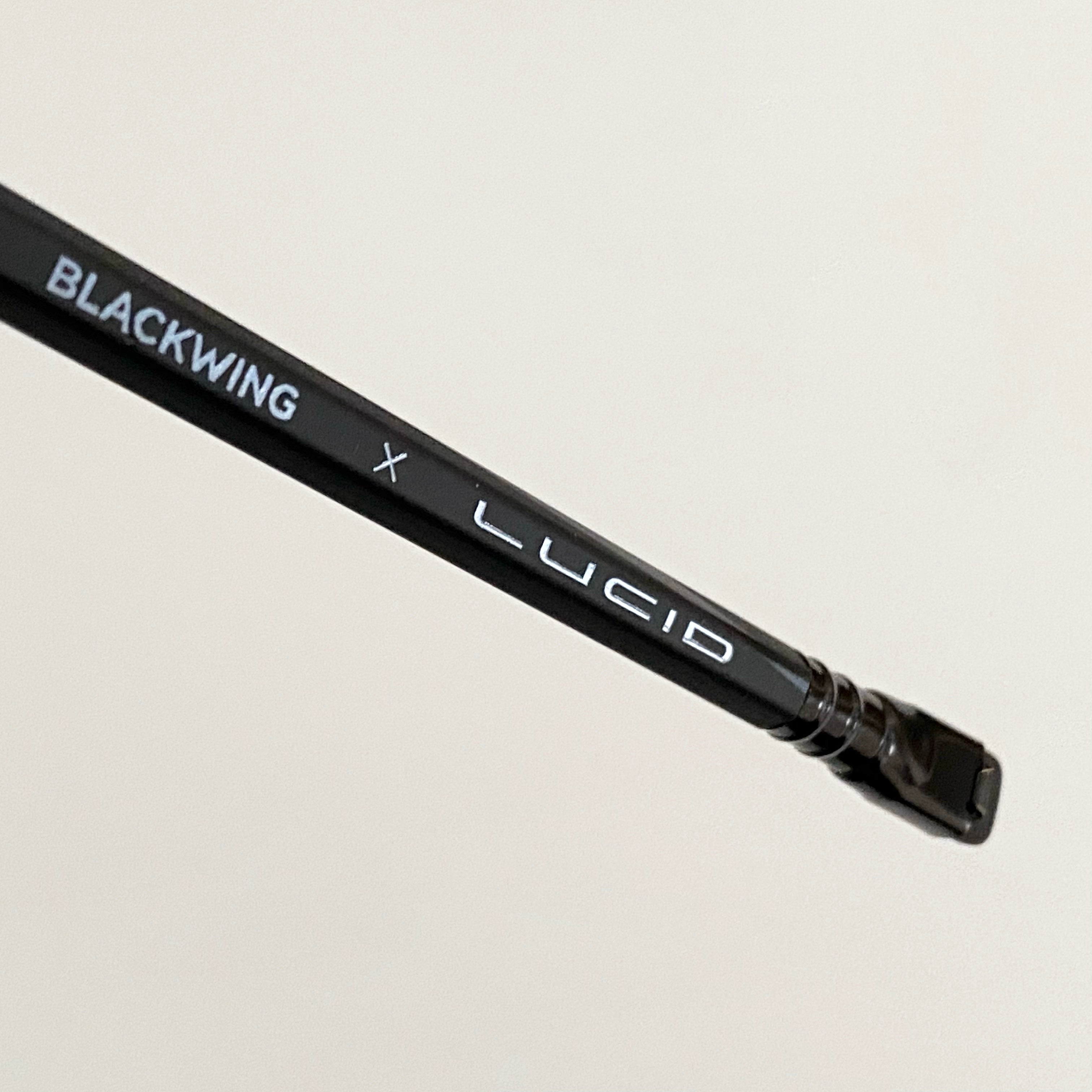 Lápiz Blackwing x Lucid