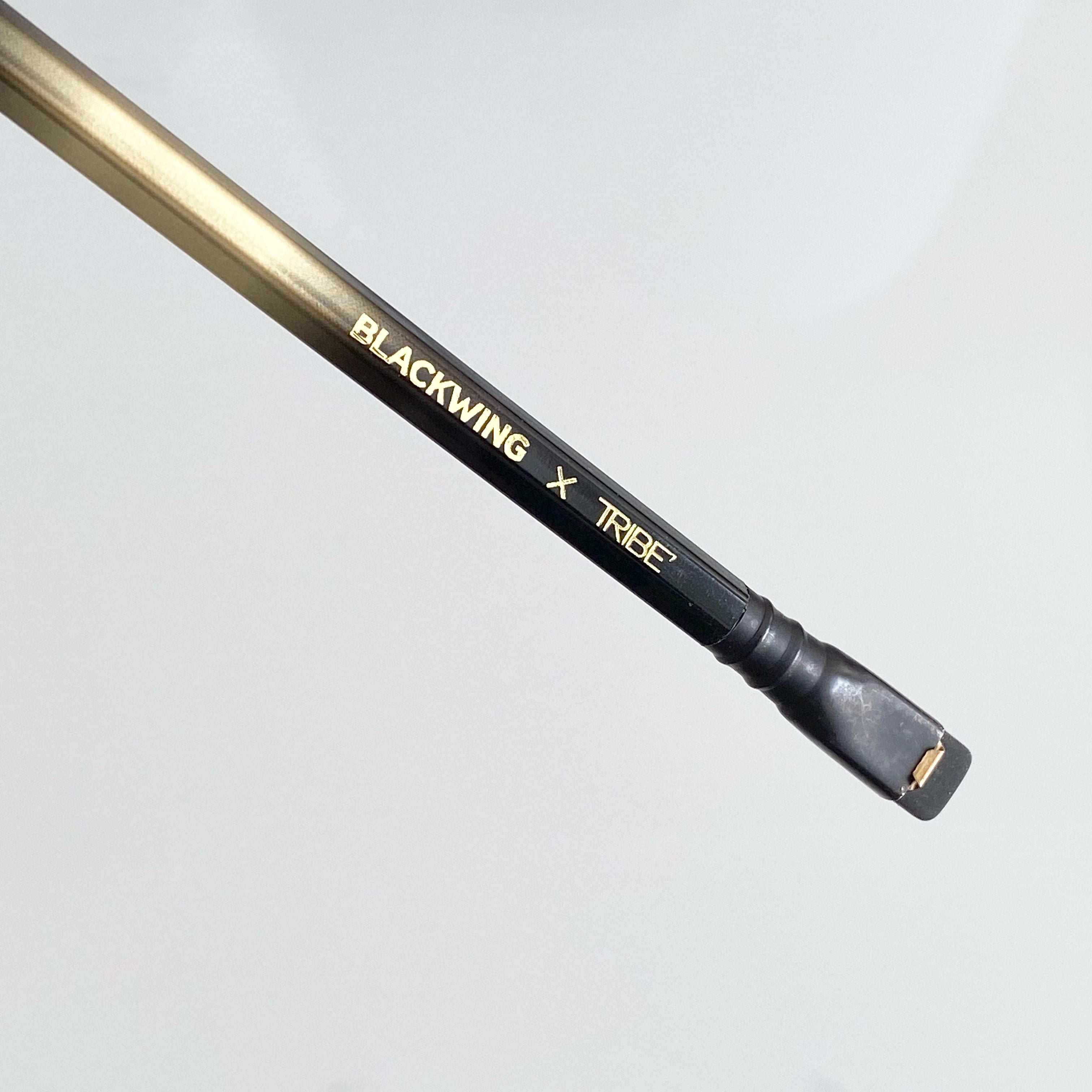 Lápiz Blackwing x TRIBE7.