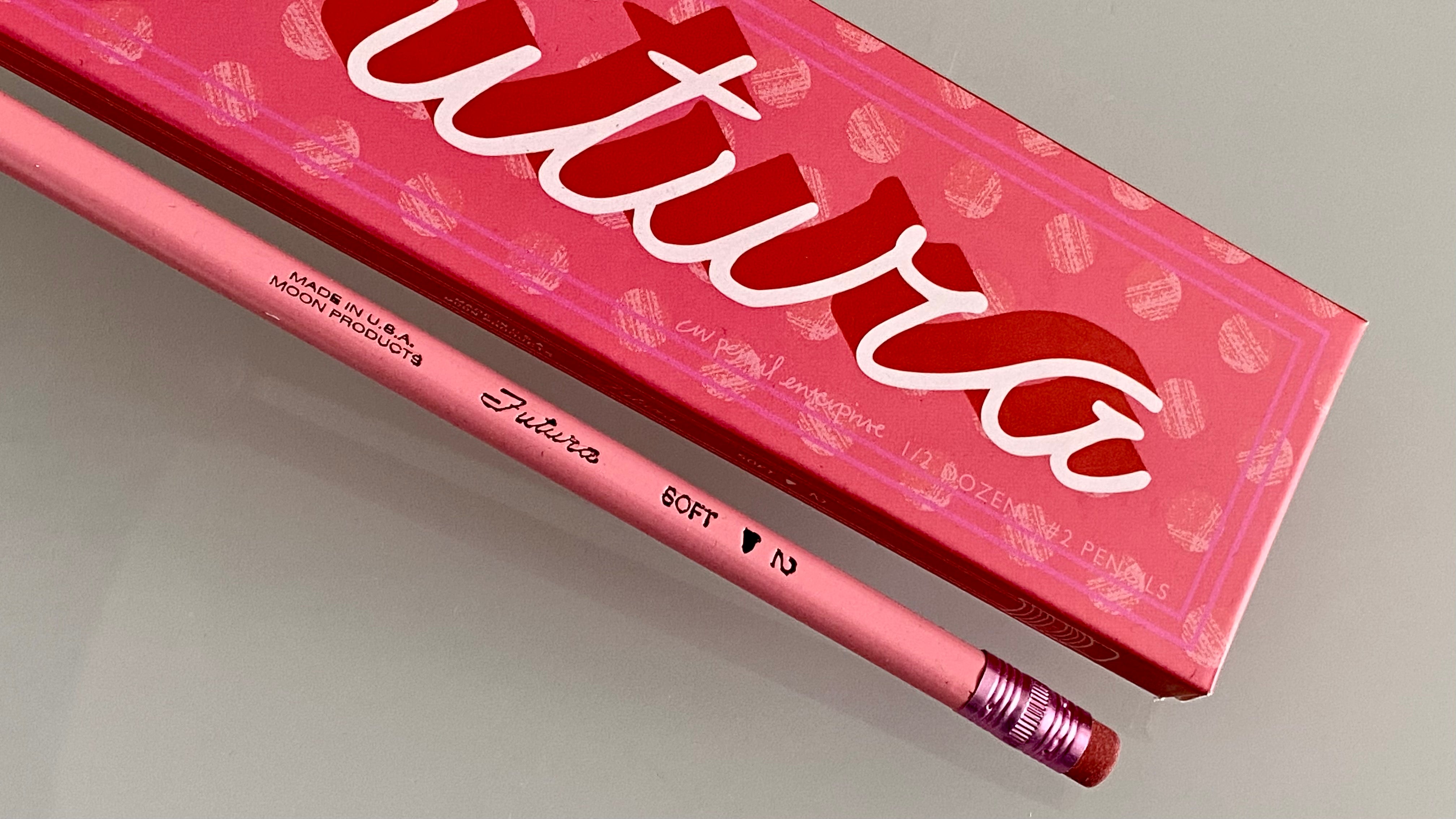 Lápiz Futura #2. Moon Products.